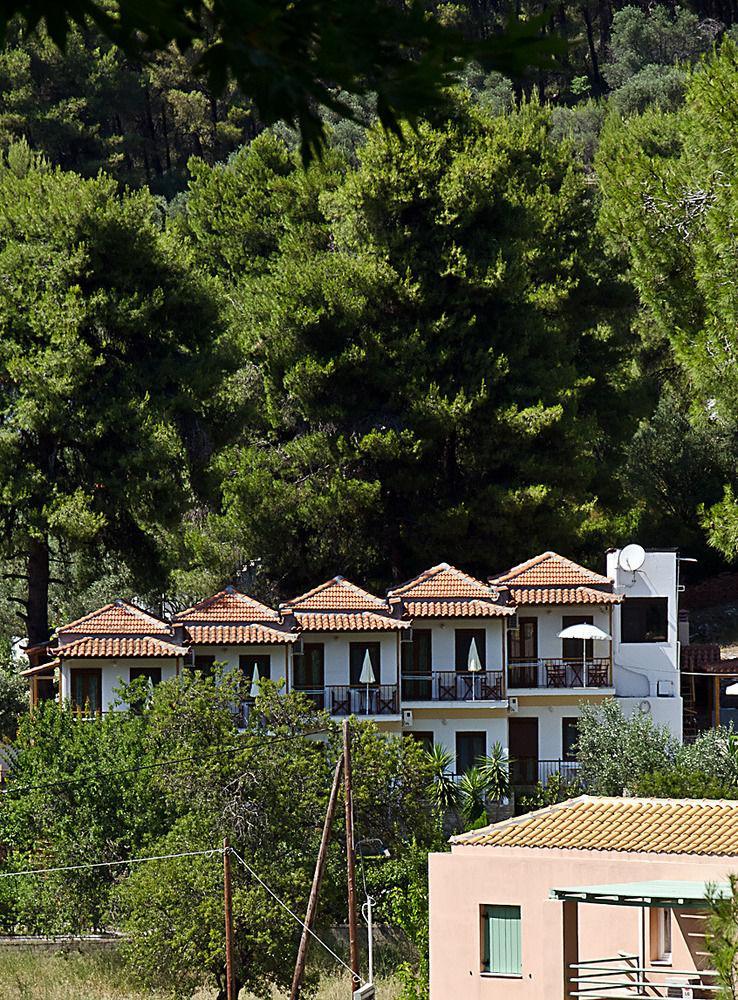 The Pine Trees Lejlighedshotel Agnontas Eksteriør billede